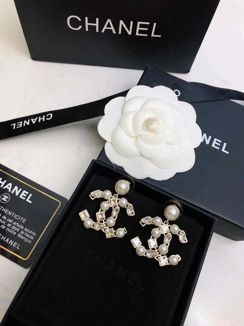 Chanel Earrings Versatile 221707