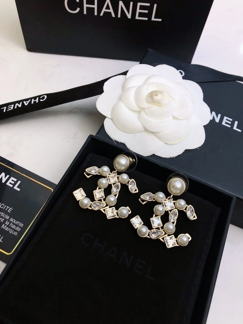Chanel Earrings Versatile 221707