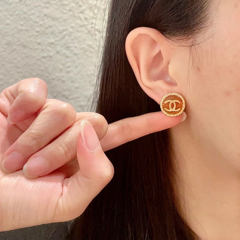 Comfortable Chanel Earrings 221690
