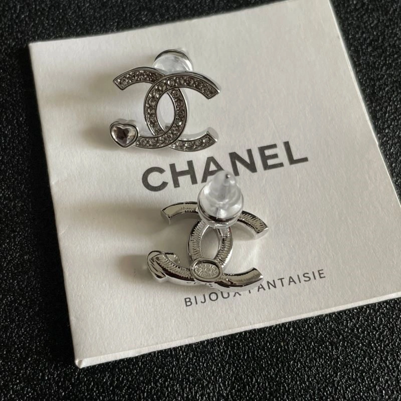 Lightweight Chanel Earrings 221700