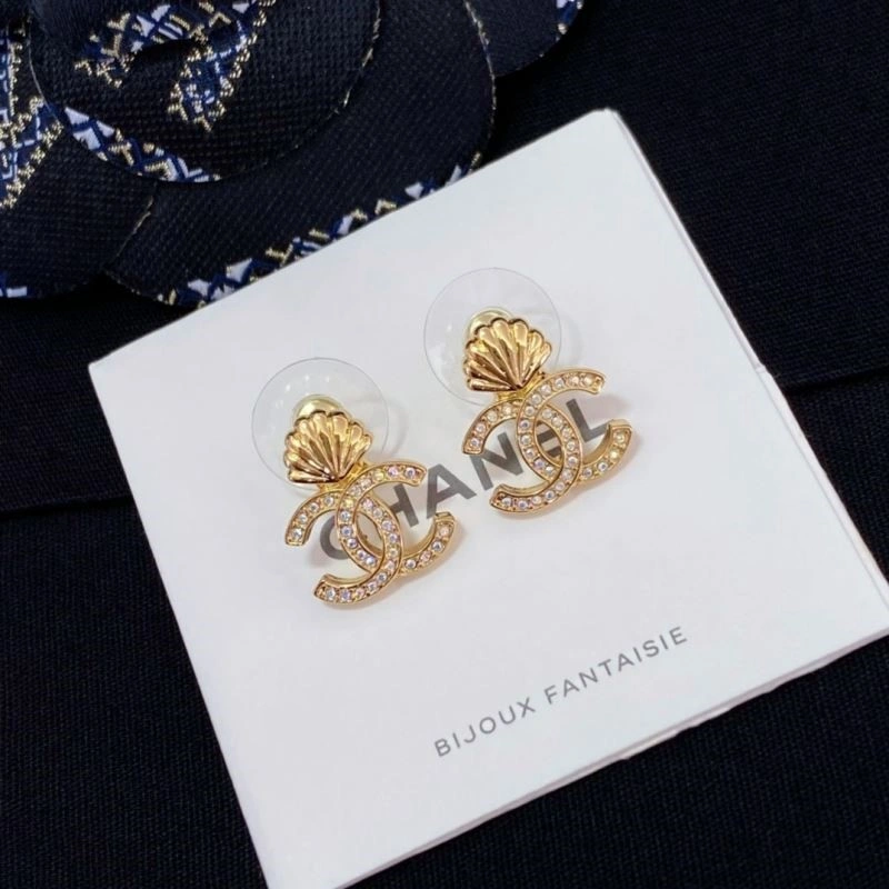 EyeCatching Chanel Earrings 221675