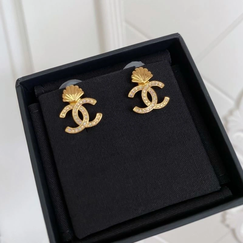 EyeCatching Chanel Earrings 221675