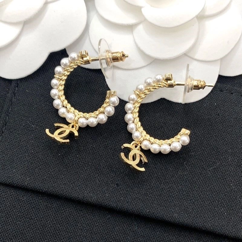Fashionable Chanel Earrings 221662