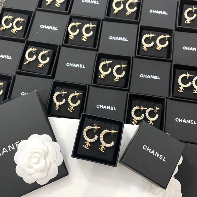 Fashionable Chanel Earrings 221662