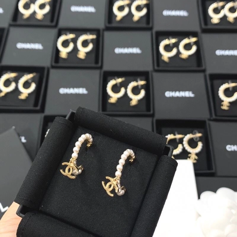 Fashionable Chanel Earrings 221662