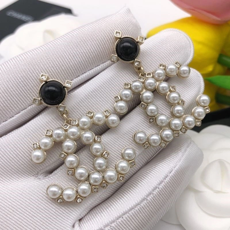 Chanel Earrings Refined 221655