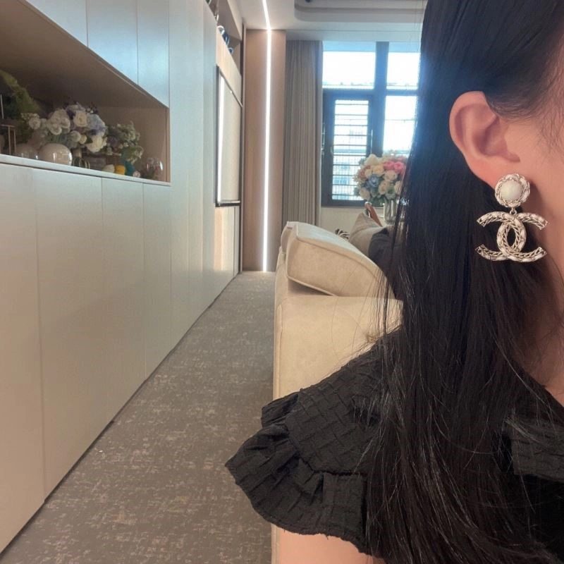 WellDesigned Chanel Earrings 221656