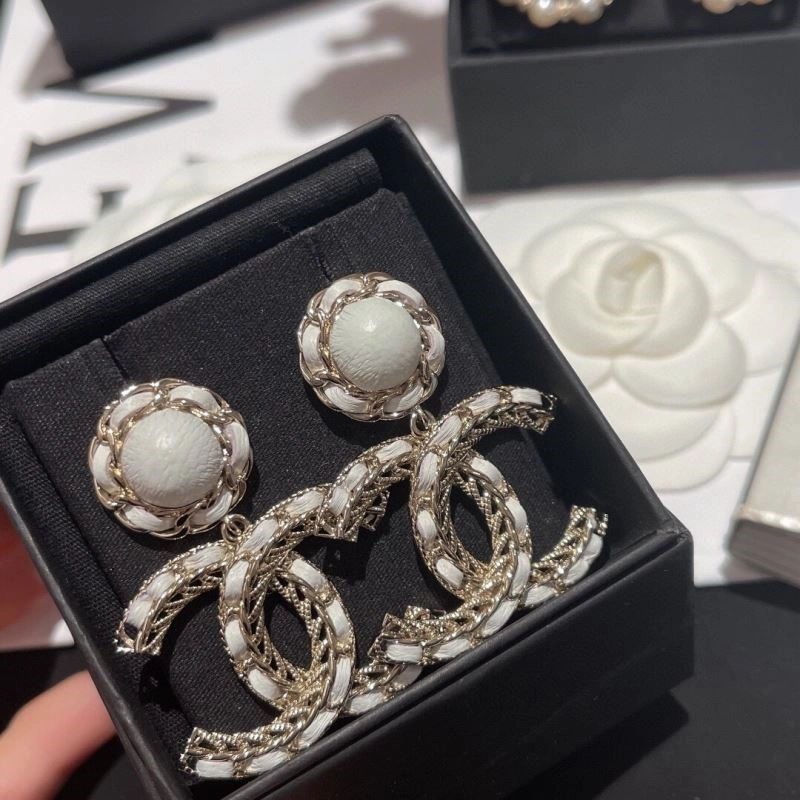 WellDesigned Chanel Earrings 221656