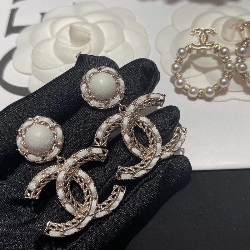 WellDesigned Chanel Earrings 221656
