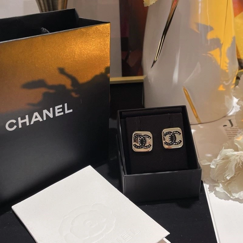 HighPerformance Chanel Earrings 221638