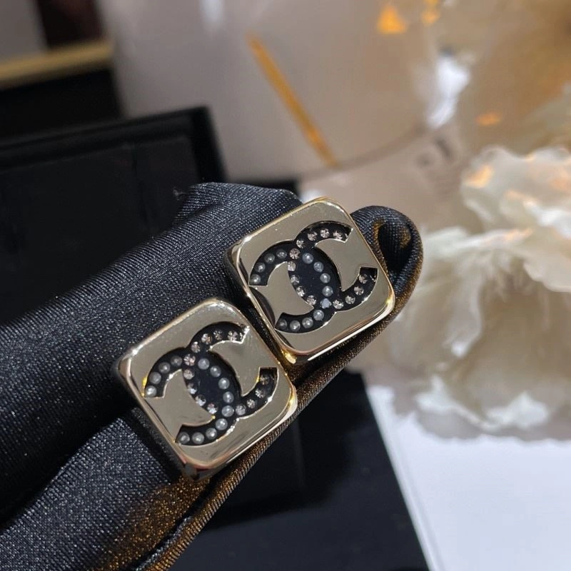 HighPerformance Chanel Earrings 221638