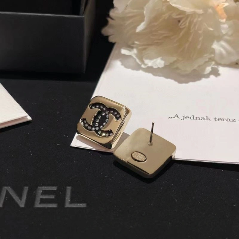HighPerformance Chanel Earrings 221638