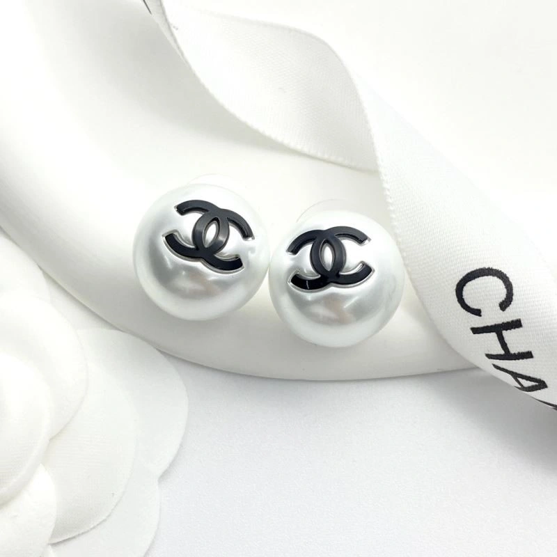 Chanel Earrings Packable 221647