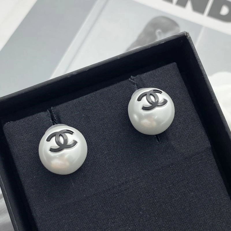Chanel Earrings Packable 221647