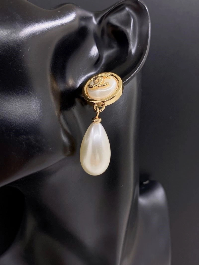 Refined Chanel Earrings 221636