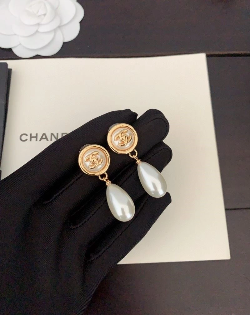 Refined Chanel Earrings 221636