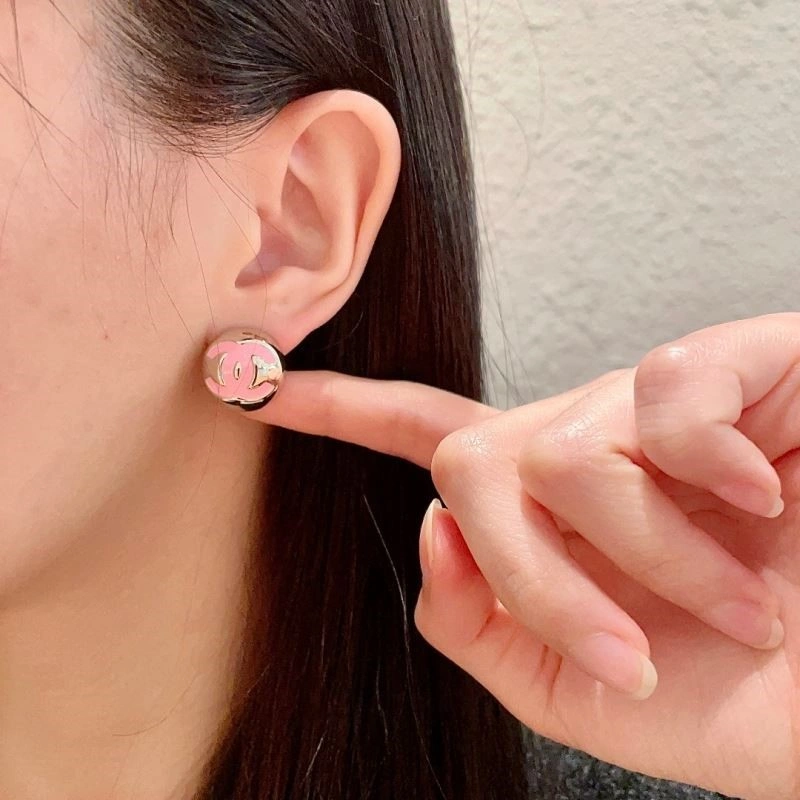Chanel Earrings MoistureWicking 221610