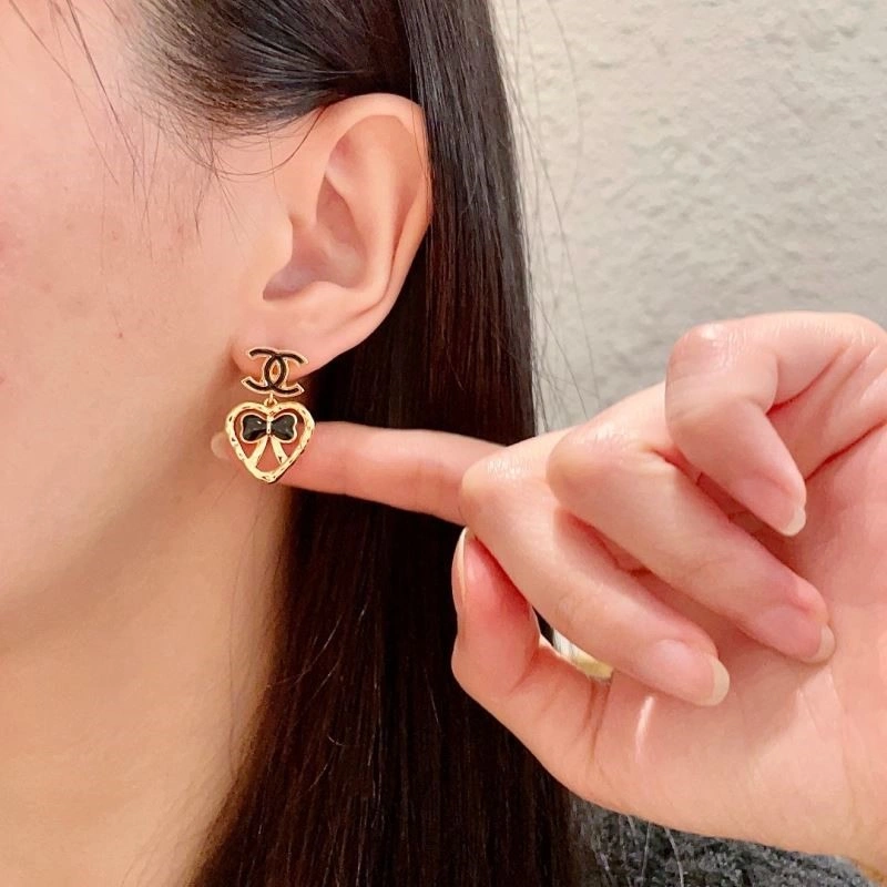 Chanel Earrings Stylish 221600