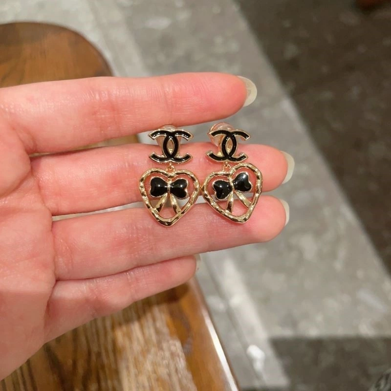 Chanel Earrings Stylish 221600