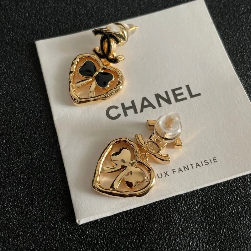 Chanel Earrings Stylish 221600
