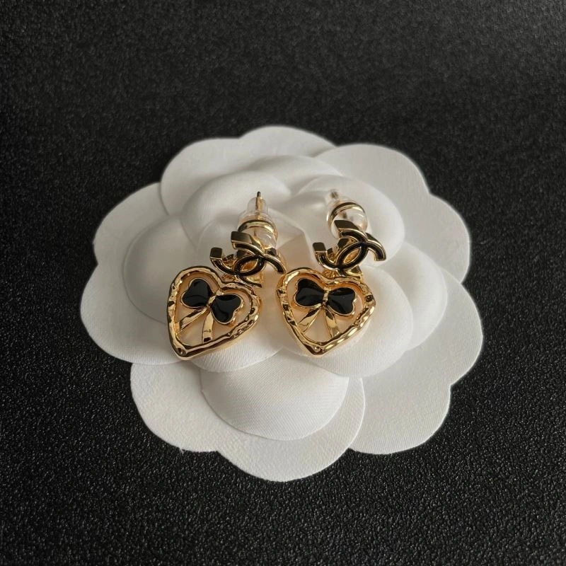 Chanel Earrings Stylish 221600
