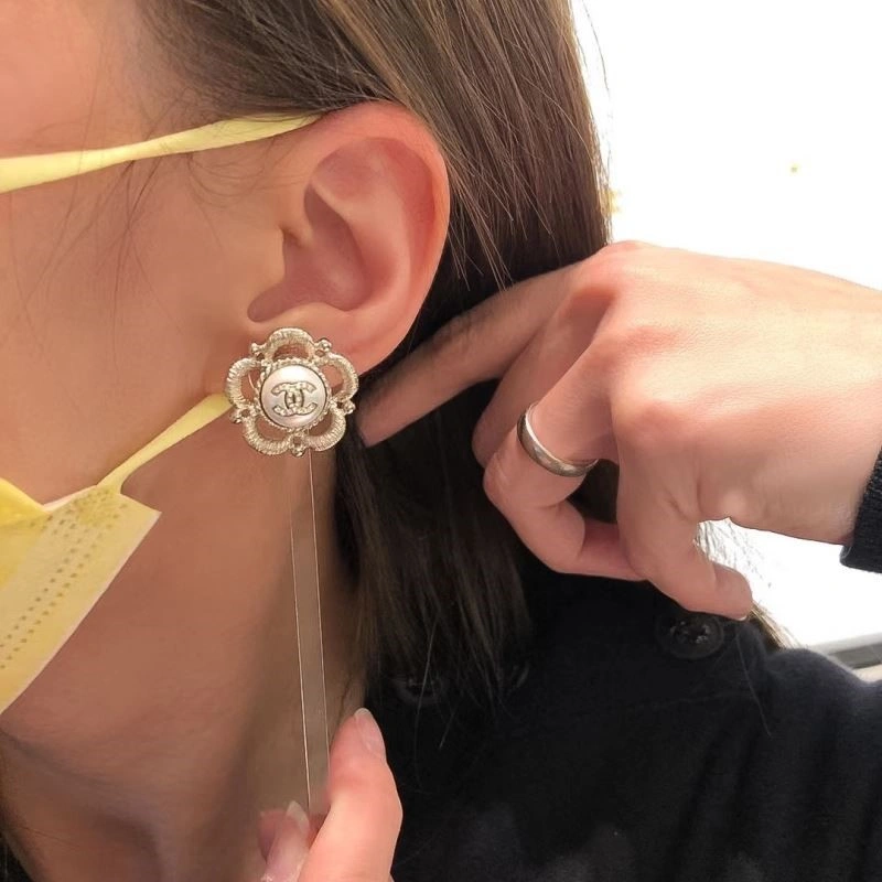 Chanel Earrings Affordable 221595
