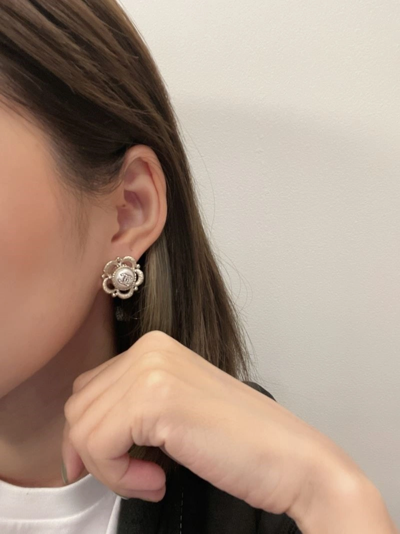 Chanel Earrings Affordable 221595