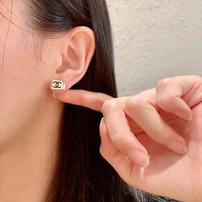 HighQuality Chanel Earrings 221589