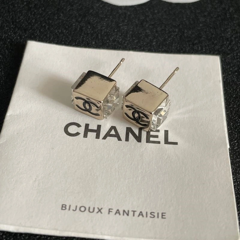 HighQuality Chanel Earrings 221589