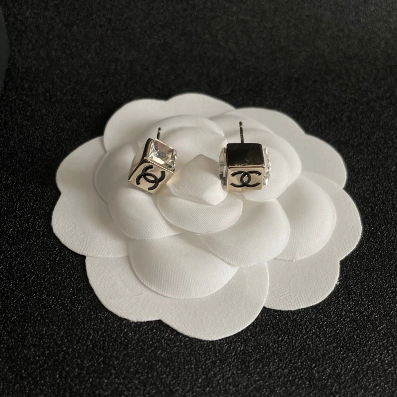 HighQuality Chanel Earrings 221589