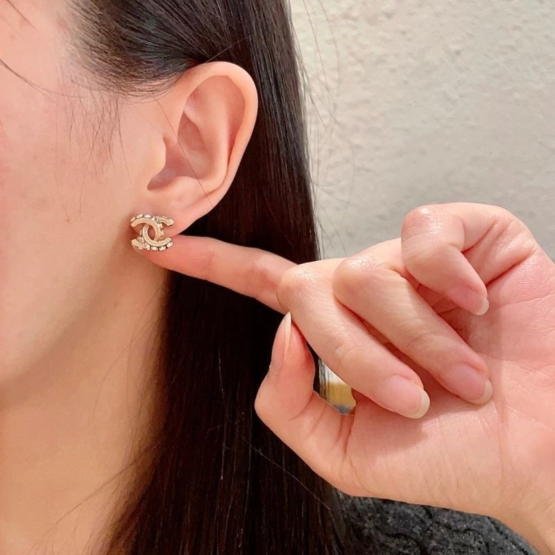Popular Chanel Earrings 221598