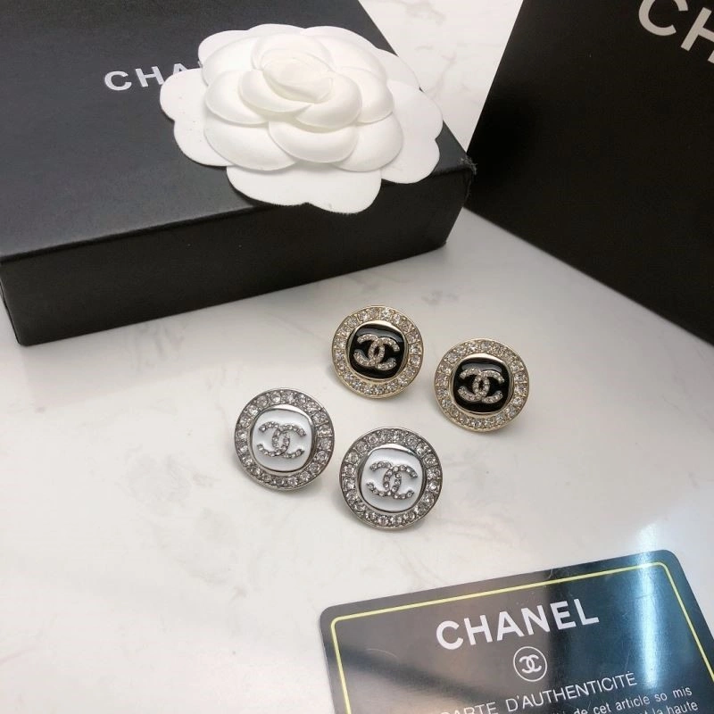 Chanel Earrings Versatile 221570