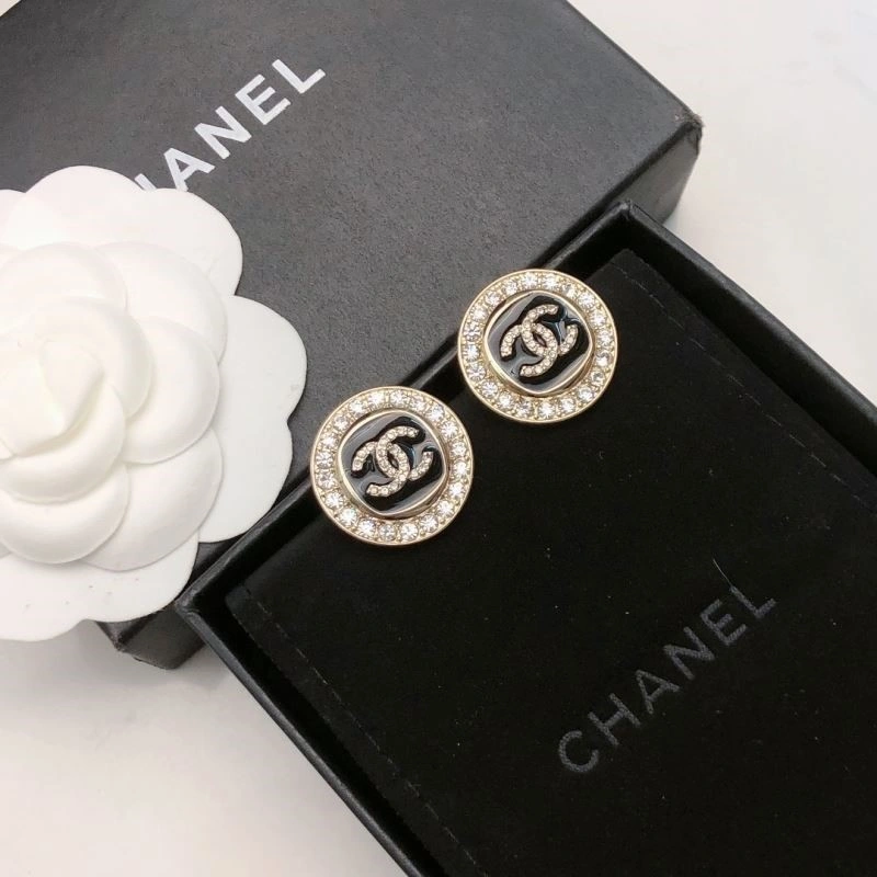 Chanel Earrings Versatile 221570