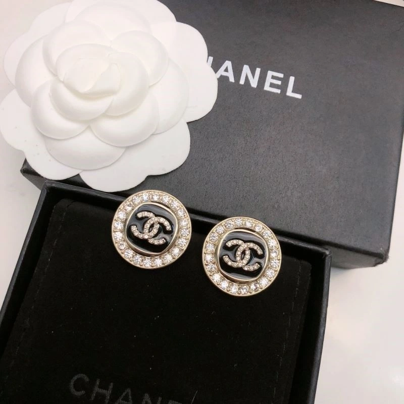 Chanel Earrings Versatile 221570