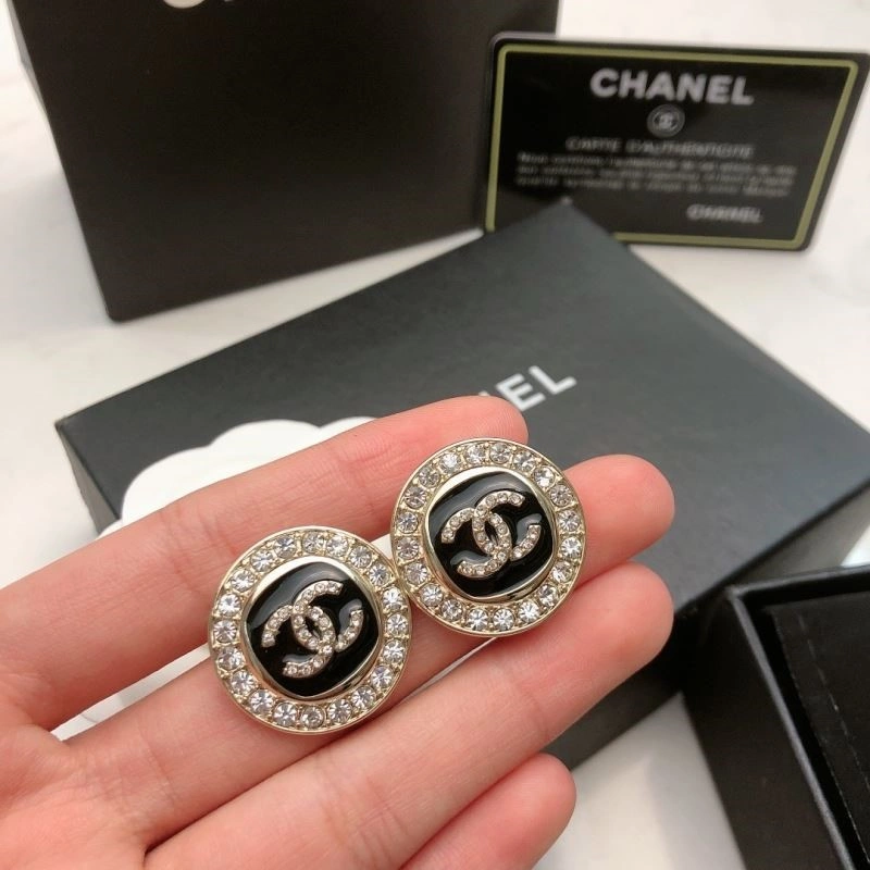 Chanel Earrings Versatile 221570