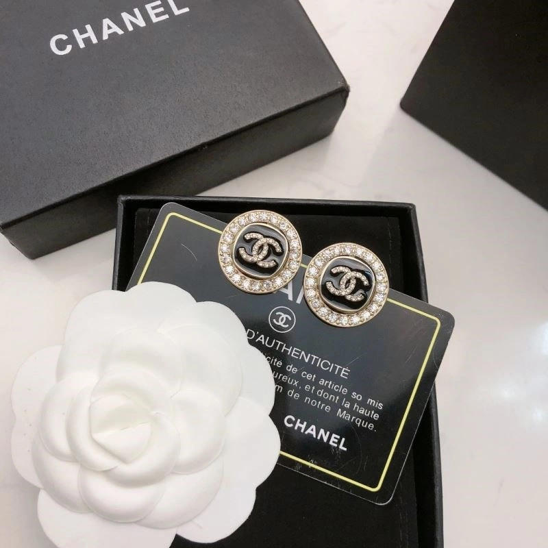Chanel Earrings Versatile 221570