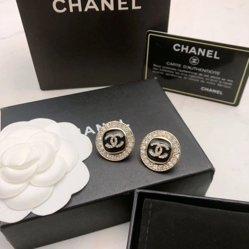 Chanel Earrings Versatile 221570
