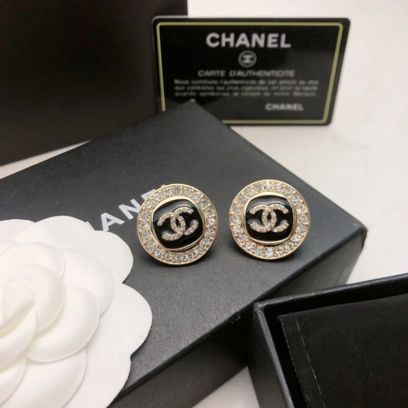 Chanel Earrings Versatile 221570