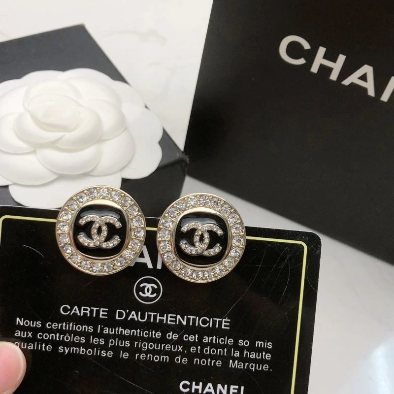 Chanel Earrings Versatile 221570