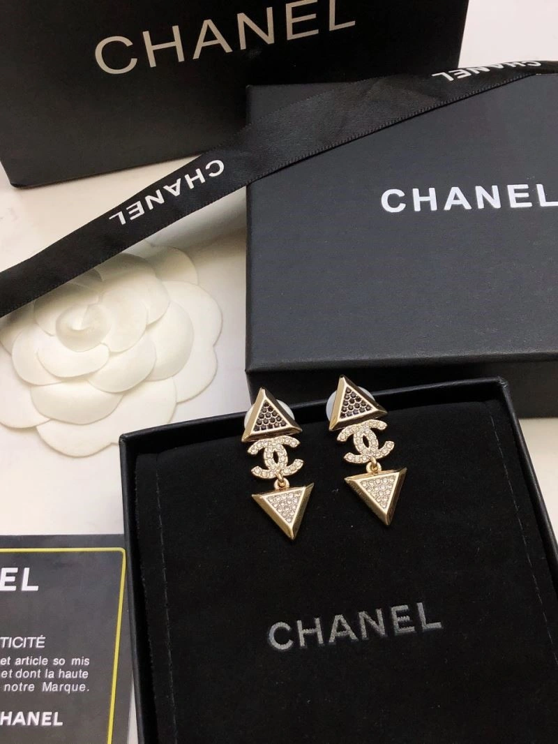 Comfortable Chanel Earrings 221575