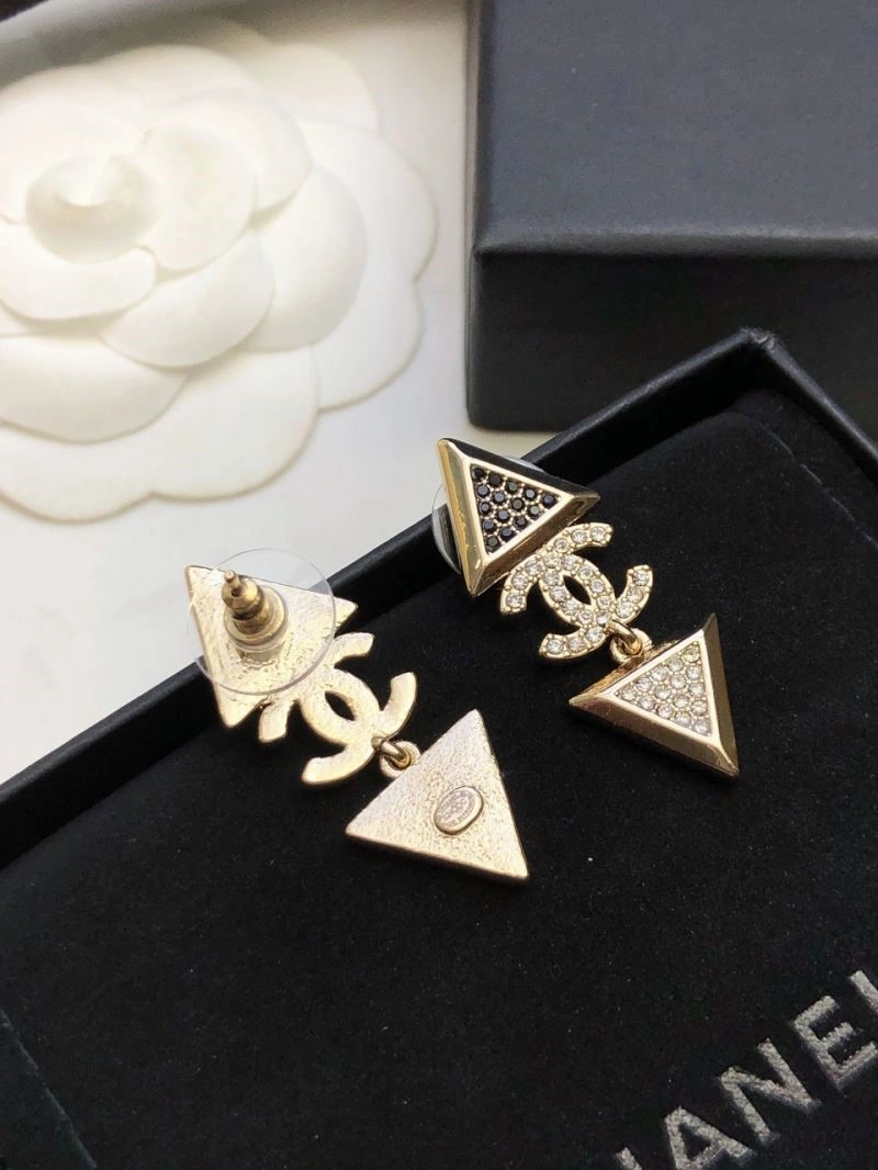 Comfortable Chanel Earrings 221575