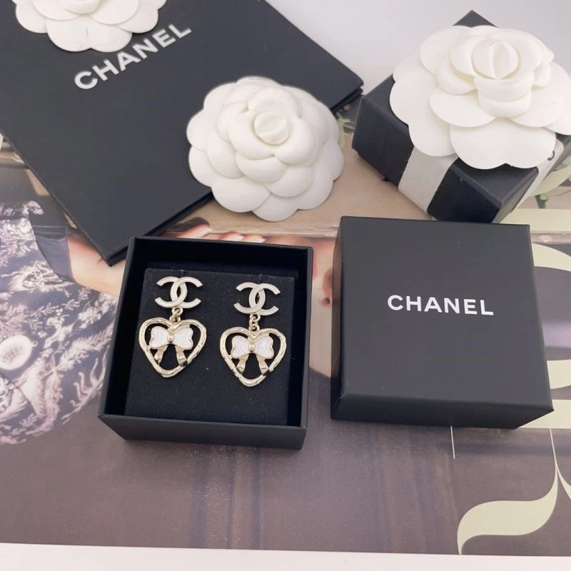 Stylish Chanel Earrings 221641
