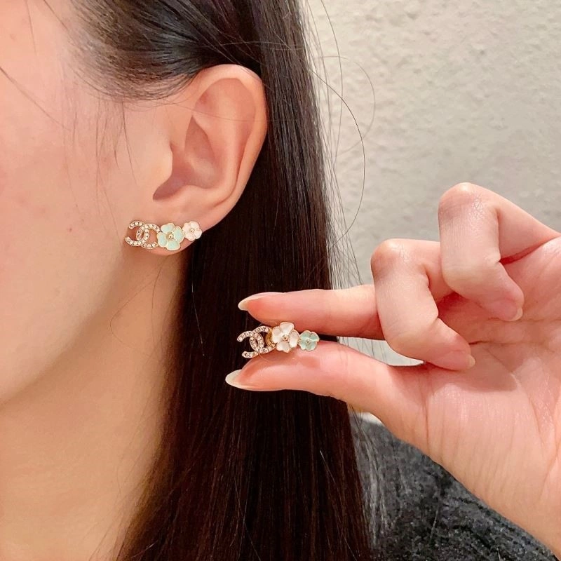 Chanel Earrings MoistureWicking 221561