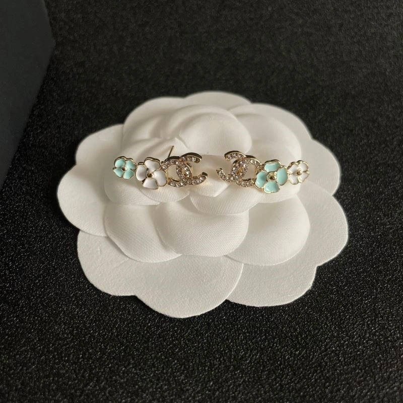 Chanel Earrings MoistureWicking 221561