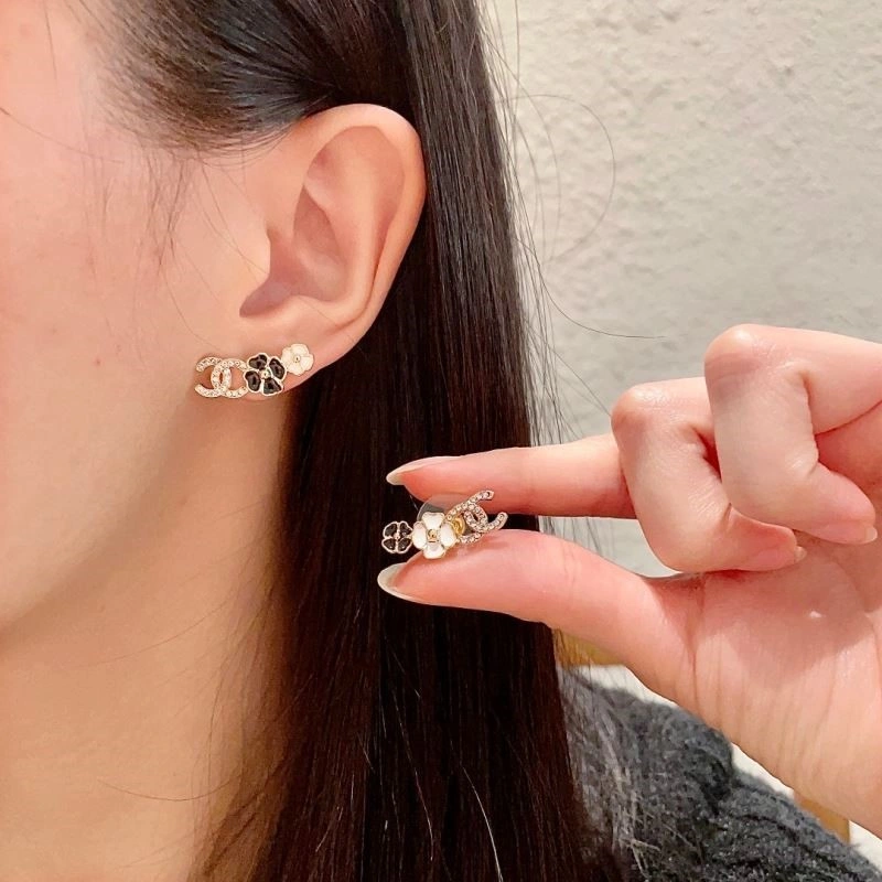 Chanel Earrings Elegant 221564
