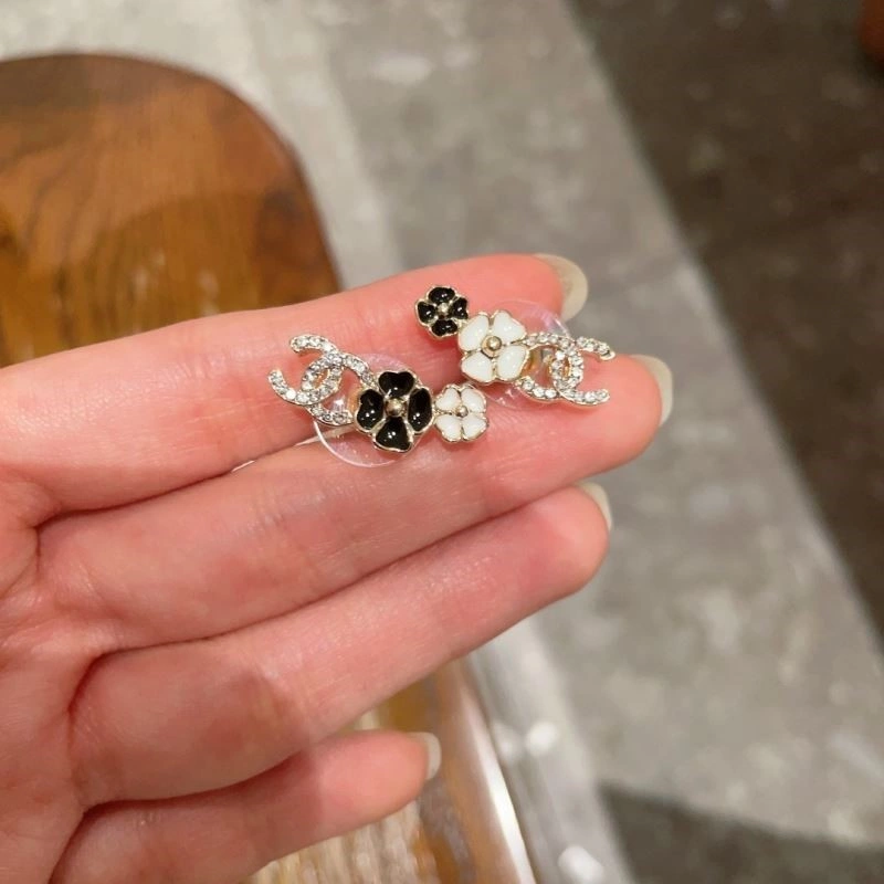 Chanel Earrings Elegant 221564
