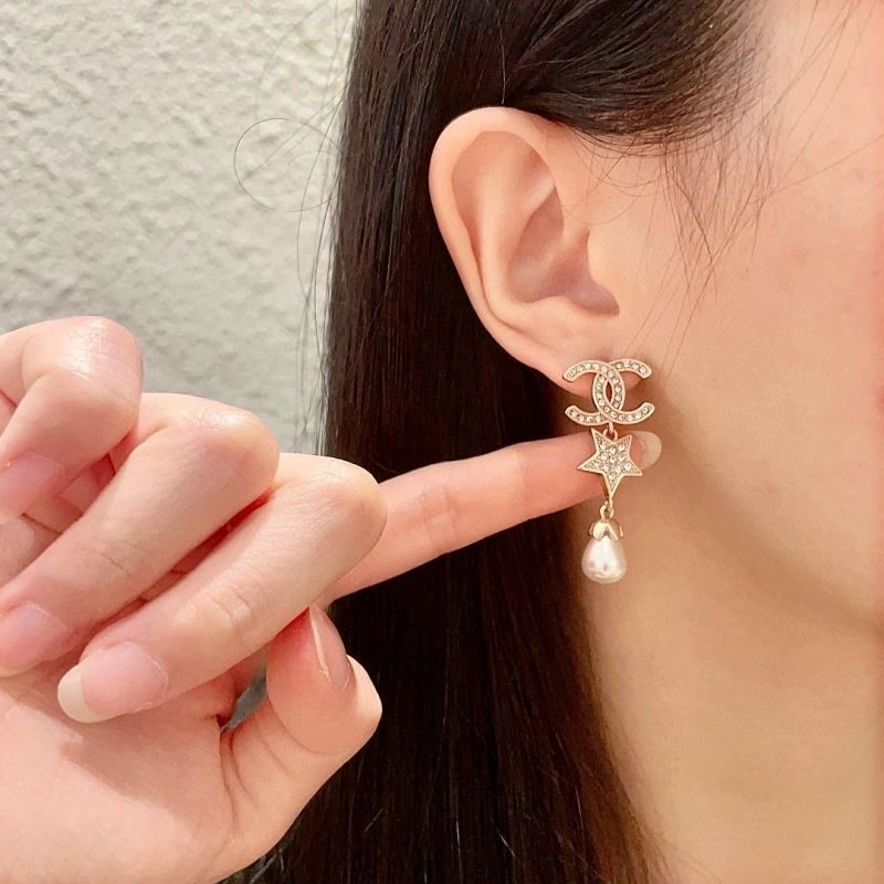 Popular Chanel Earrings 221545