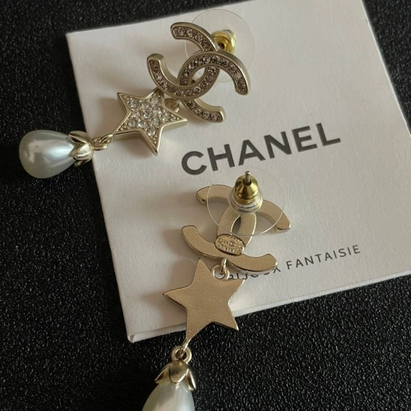 Popular Chanel Earrings 221545