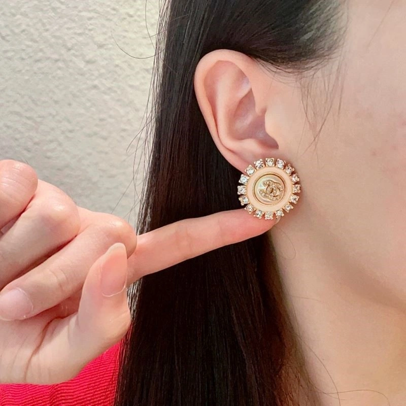 Chanel Earrings EyeCatching 221578