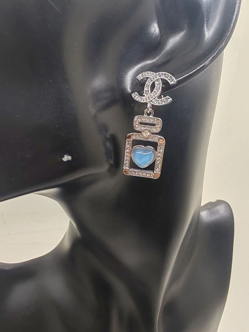 Chanel Earrings Affordable 221538
